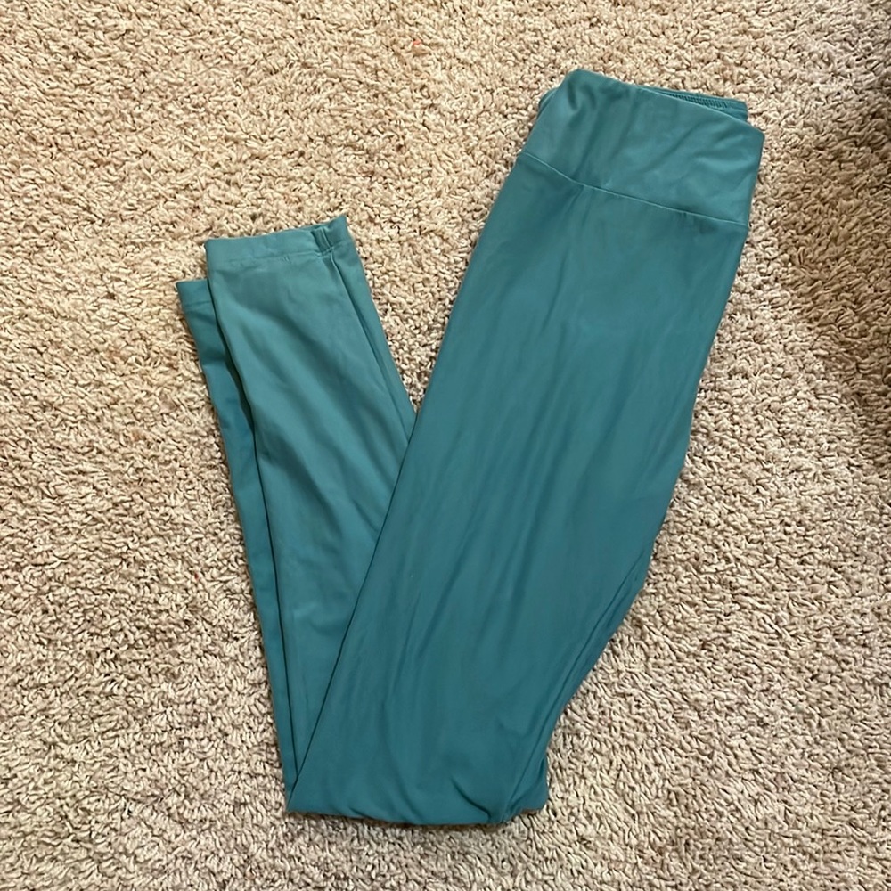 Woman’s blue/green leggings